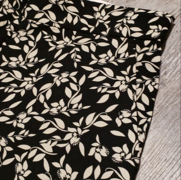 FREE with purchase - Picture 2 of 4